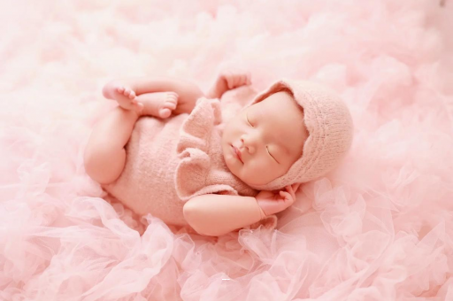 秦皇岛宝宝吃手是饿了吗